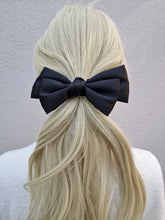 Load image into Gallery viewer, Scrunchi Black bow
