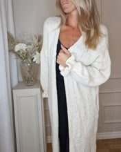 Load image into Gallery viewer, Lång Cardigan Bella Offwhite
