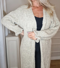 Ladda upp bild till gallerivisning, Lång Cardigan Bella Beige
