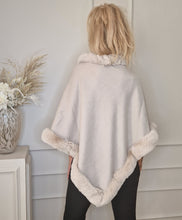 Load image into Gallery viewer, Poncho Sally Beige
