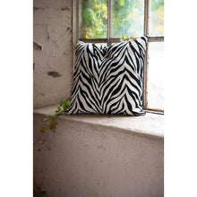 Ladda upp bild till gallerivisning, ZEBRA VIT/SVART Kuddfodral 2-PACK
