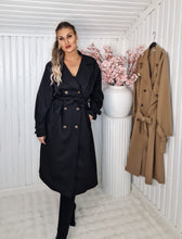 Ladda upp bild till gallerivisning, Trenchcoat med dubbelknäppning Svart Plussize
