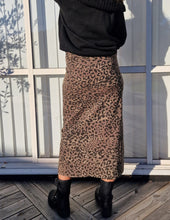 Load image into Gallery viewer, Miracle Skirt Long Khaki
