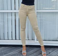 Load image into Gallery viewer, Skinny jeans Push up Beige
