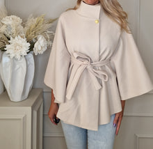 Load image into Gallery viewer, Poncho Kappa Alexandra Beige
