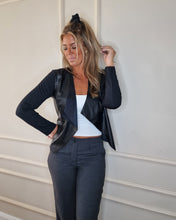 Ladda upp bild till gallerivisning, Blazer Xenia svart
